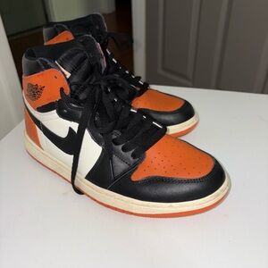 Nike Air Jordan Retro High in Orange and Black Size 8
